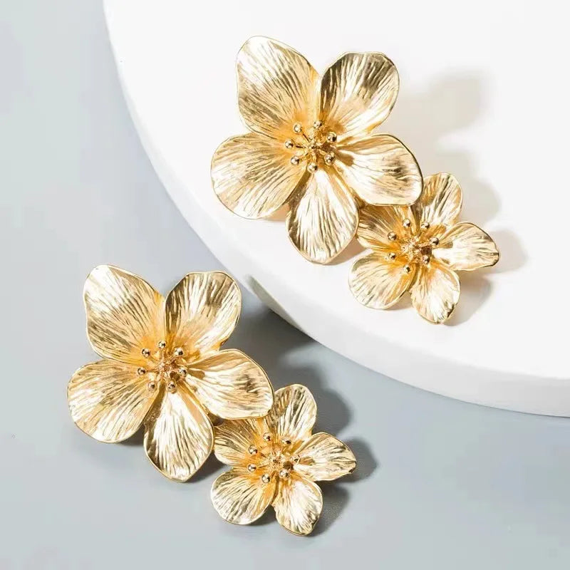 Vintage Metal Flower Stud Earrings for Women Premium Exaggerated Golden New Fashion Party Jewelry Accessories Gifts 2024