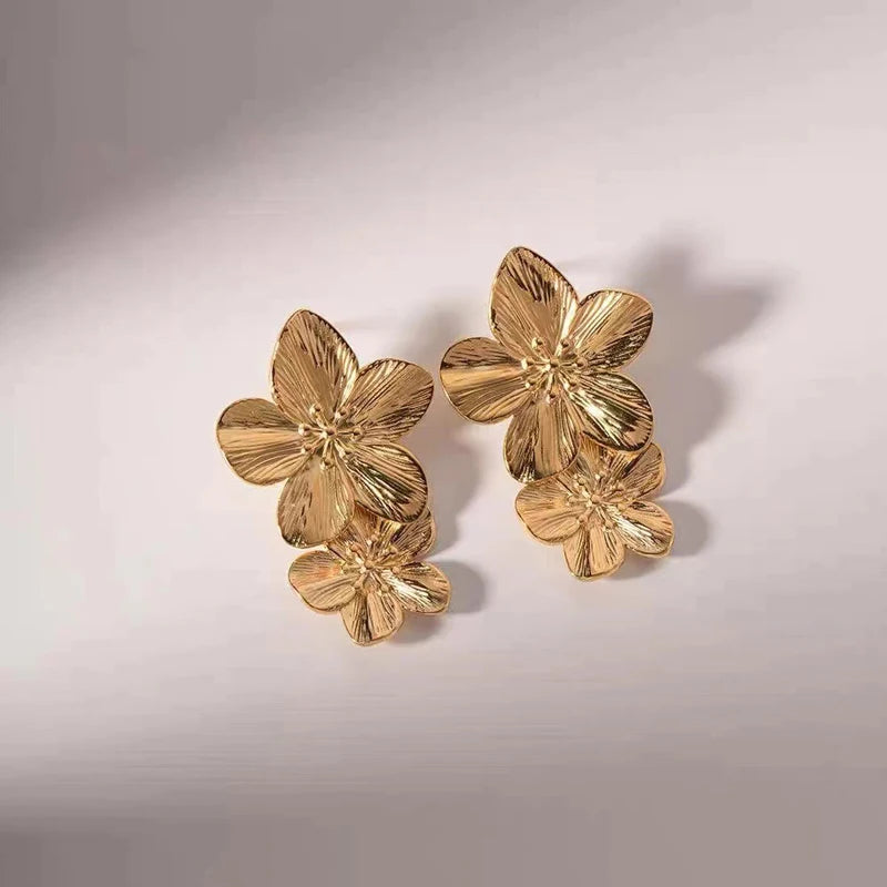 Vintage Metal Flower Stud Earrings for Women Premium Exaggerated Golden New Fashion Party Jewelry Accessories Gifts 2024