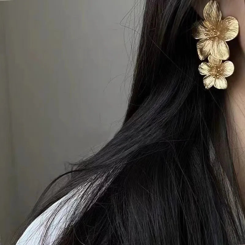 Vintage Metal Flower Stud Earrings for Women Premium Exaggerated Golden New Fashion Party Jewelry Accessories Gifts 2024