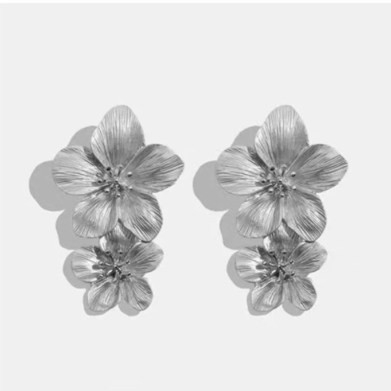 Vintage Metal Flower Stud Earrings for Women Premium Exaggerated Golden New Fashion Party Jewelry Accessories Gifts 2024